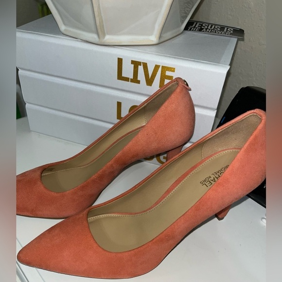 Michael Michael Kors Pink-Grapefruit Suede Shoes SZ 7.5M - Picture 9 of 14